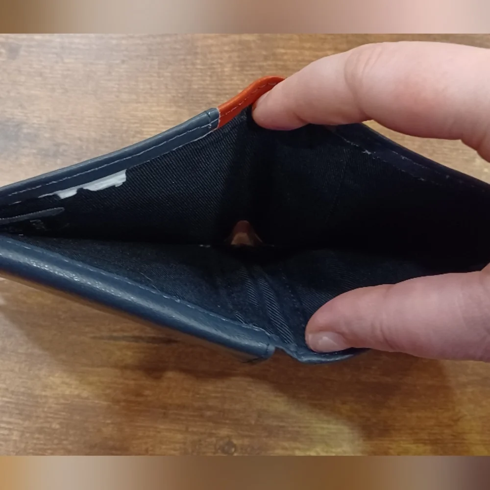 Dual colored Nautica leather trifold wallet